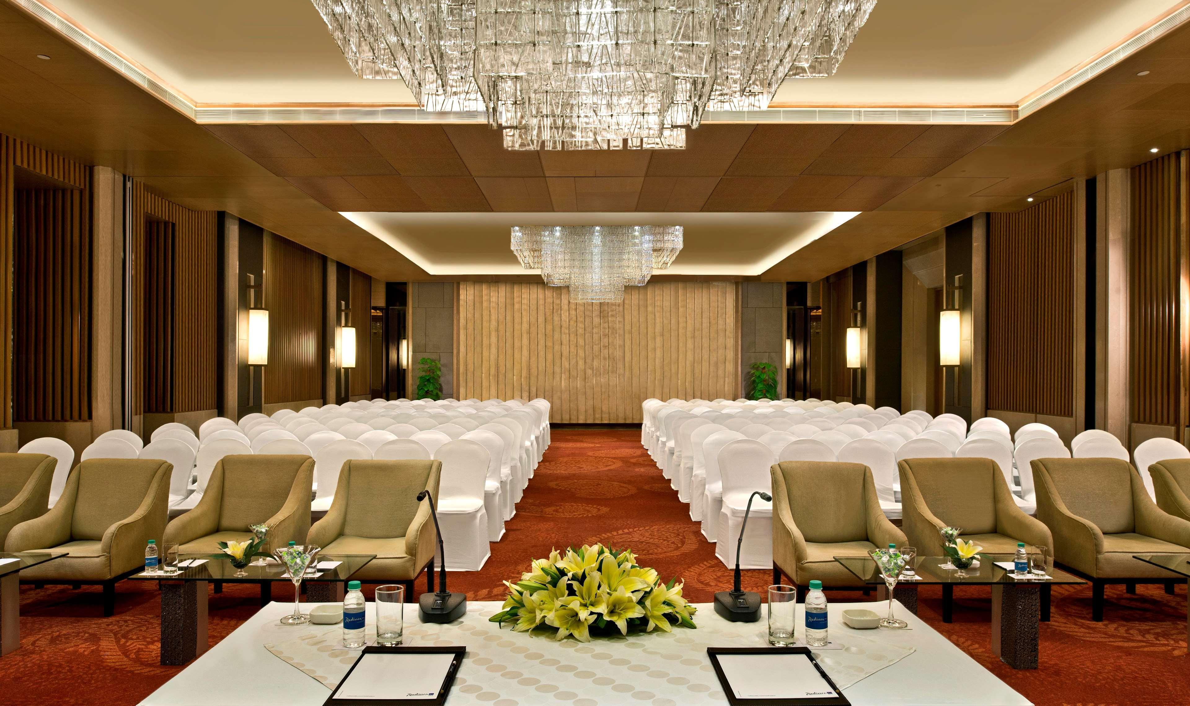 Radisson Blu Jaipur Hotel Exterior foto