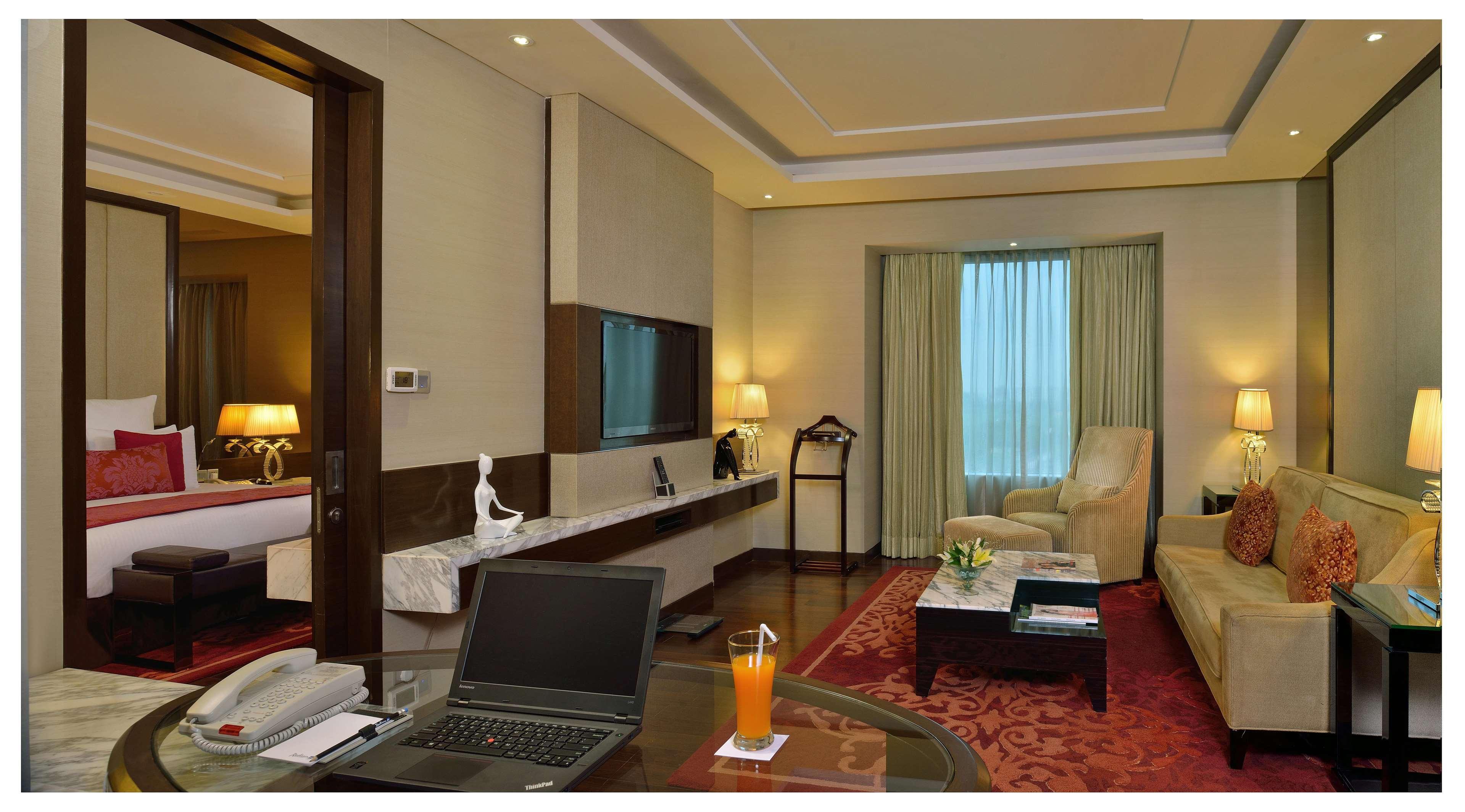 Radisson Blu Jaipur Hotel Exterior foto